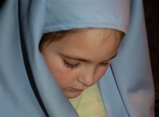 A kis Jézus megszületett, örvendjünk!