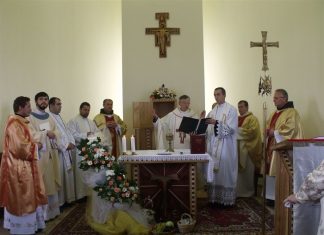 Templomszentelés Munkács-Barakktelepen