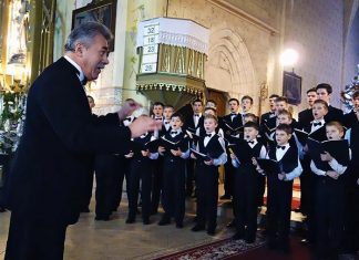 Egy koncertről másképpen 535197 963080743772211 5314311525315763847 n