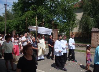 Úrnapi körmenet Csapon