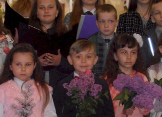 Az édesanyákat köszöntötték a császlóci hittanosok