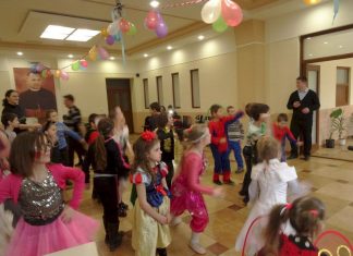 Vidám farsangolás a beregszászi plébánián