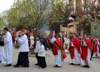 Aki nékem szolgál, engem kövessen – Szent György ünnepe Ungváron