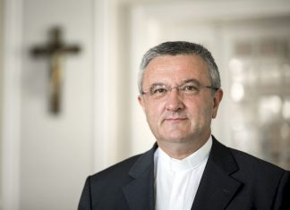 Felfedezni a hit örömét – Interjú Veres András győri megyéspüspökkel