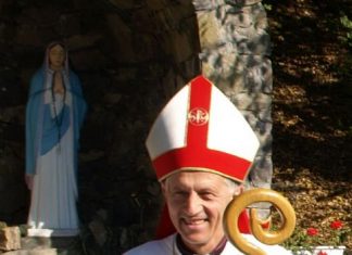 Tizenöt éves a Munkácsi Egyházmegye. Interjú Majnek Antal püspökkel