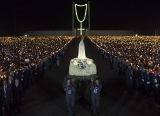 Égi Édesanyánk keze