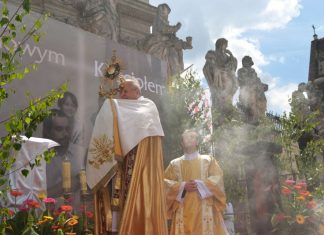 Tanúságtételek a szentségimádásról