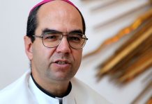 Tömegeket mészárolt le az Egyház? Székely János püspök nyílt levele