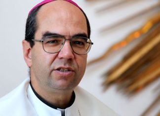 Tömegeket mészárolt le az Egyház? Székely János püspök nyílt levele