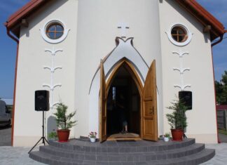 Hadd legyünk mi is tiszták, hősök, szentek! Templomszentelés Beregardóban