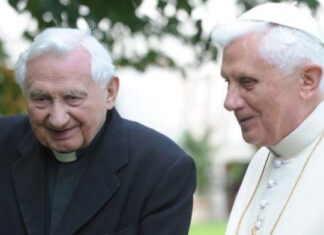 XVI. Benedek meglátogatta súlyos beteg bátyját Regensburgban